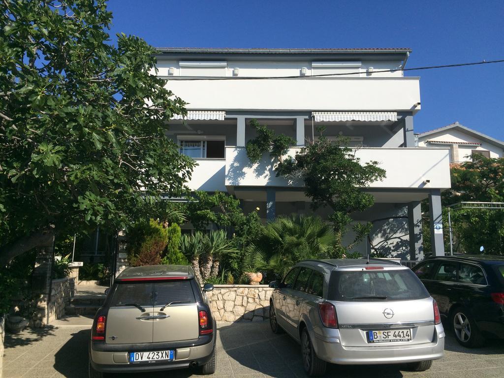 House Filomena Apartment Banjol Exterior photo